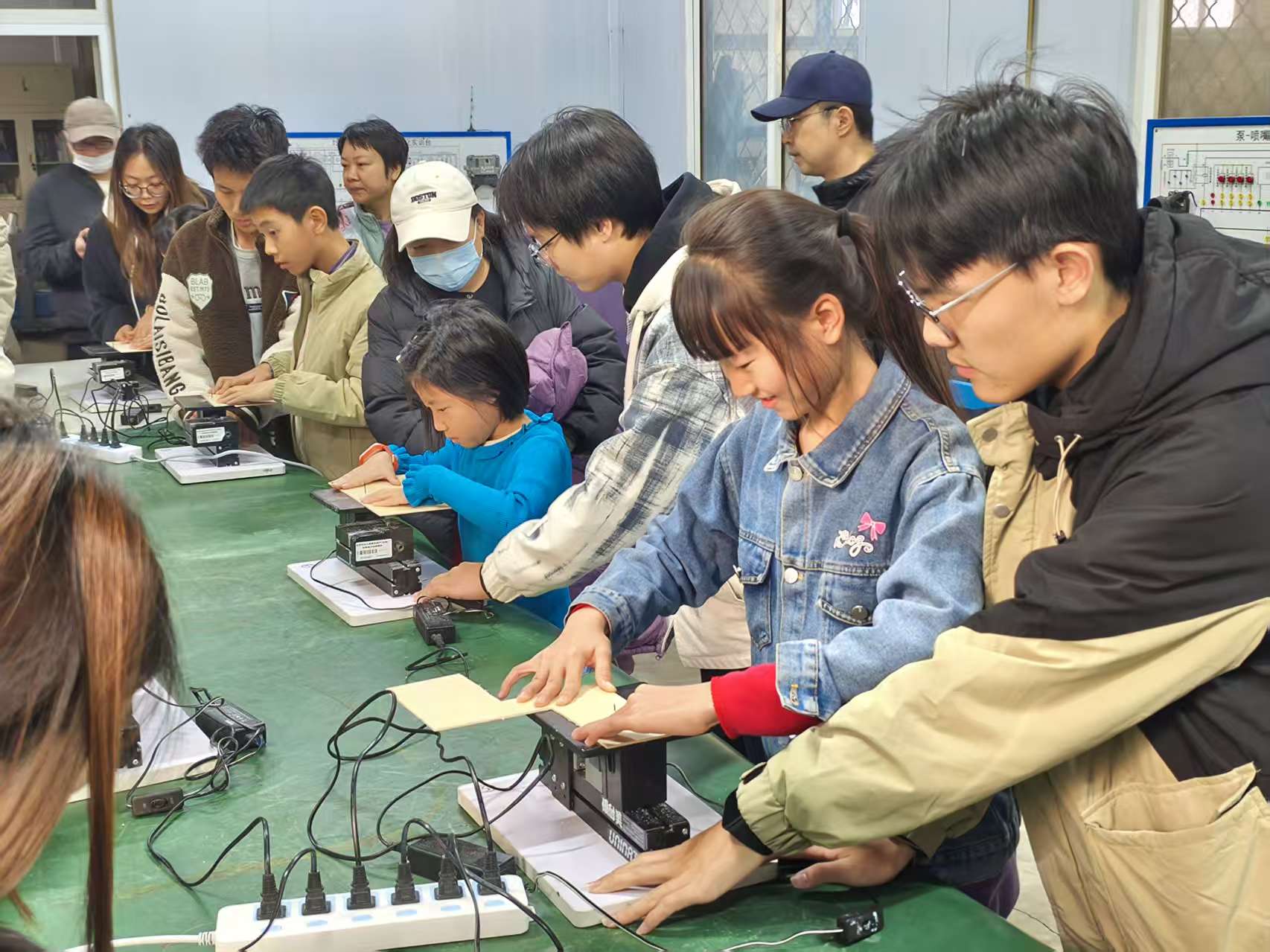 微信图片_20251116124506_421_8_副本.jpg