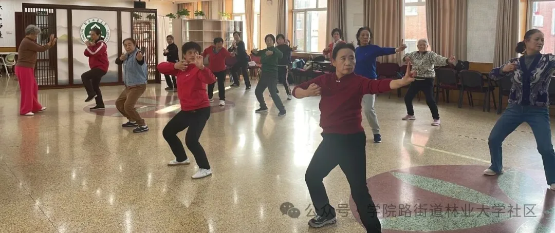 八段锦健身3.jpg